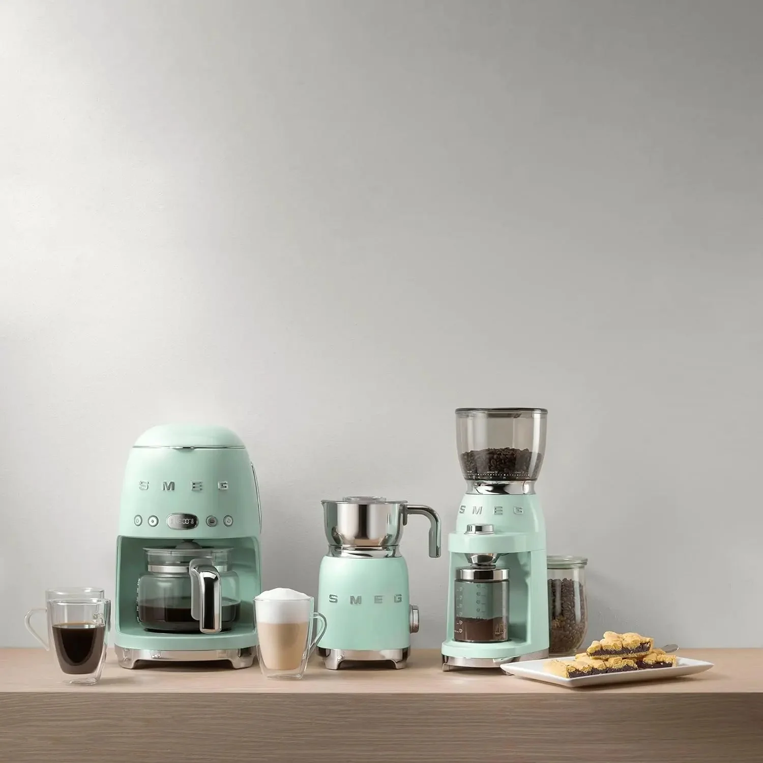 Smeg 50's Retro Style Aesthetic Drip Filter Coffee Machine, 10 cups, Pastel Green