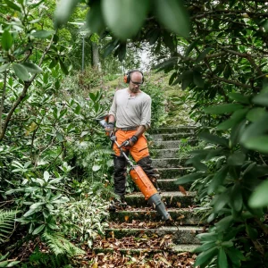 Husqvarna 970545001 330LK 28-cc 2-cycle 20-in Straight Shaft Gas String Trimmer with Attachment Capable and Edger Capable