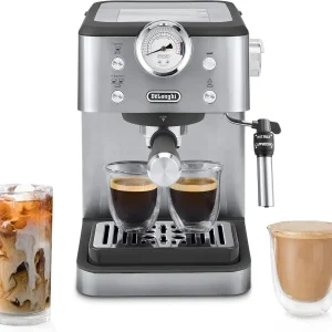 De'Longhi Classic Espresso Machine with Milk Frother, 15-Bar Pump & Temperature Control