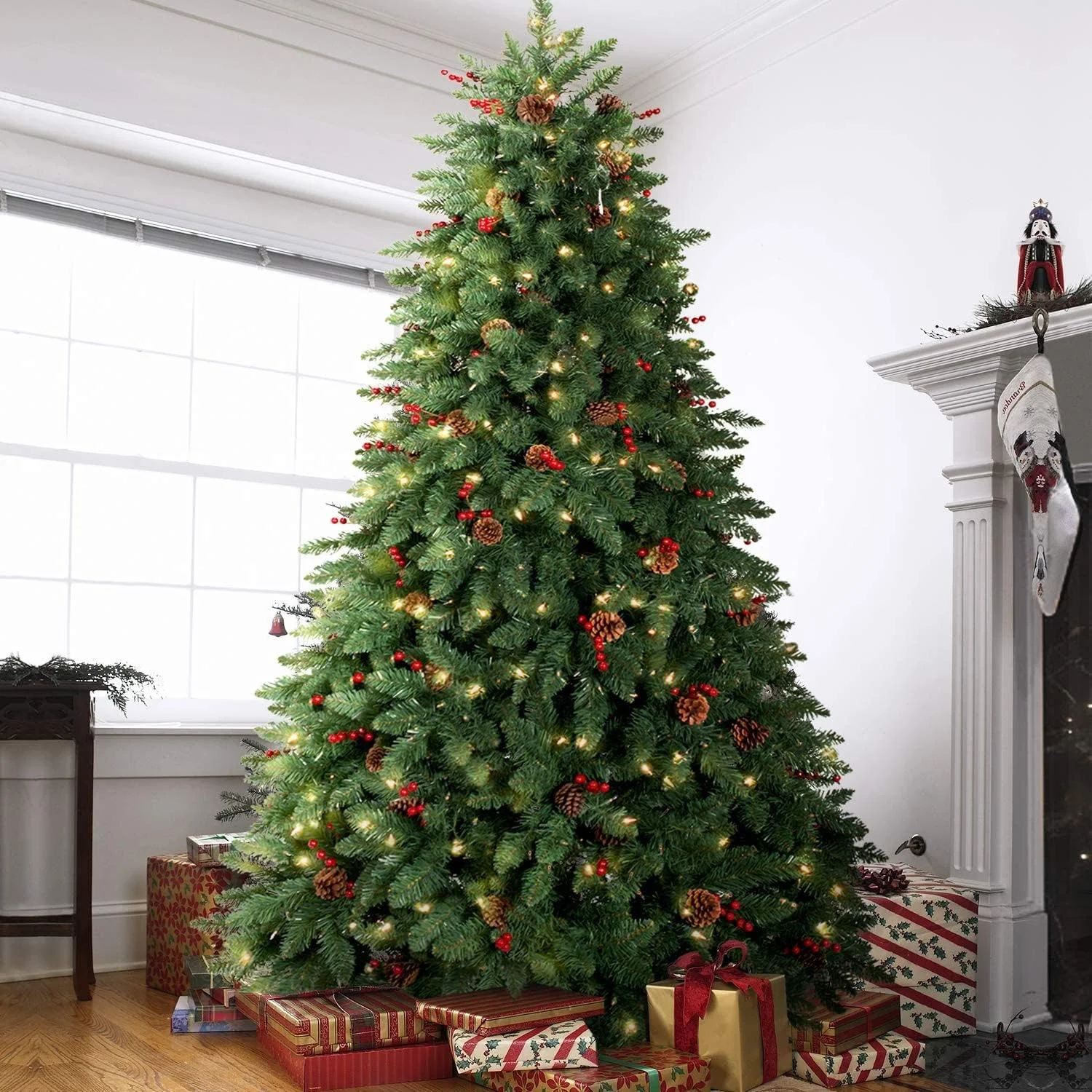 Jostyle 4.5FT Pre-Lit Christmas Tree, Decorated with 300 Clear Lights and Realistic 516 Thicken Tips