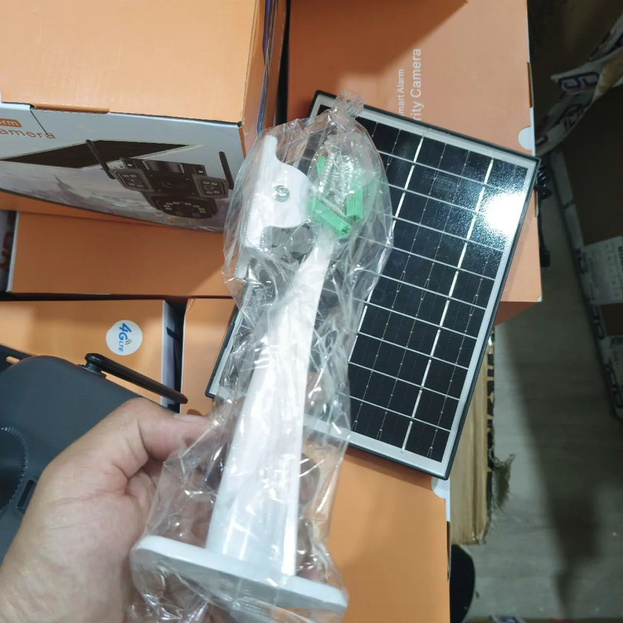 V41 4G 8MP Outdoor Solar Security Camera