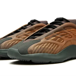 YEEZY 700 V3 "Copper Fade"
