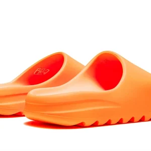 YEEZY SLIDES "Enflame Orange"