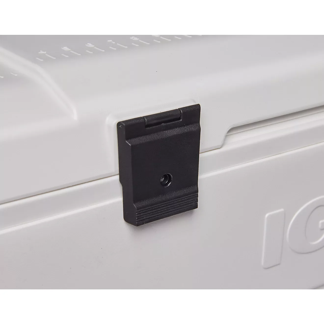 Igloo MaxCold 152-qt. Cooler   White 01