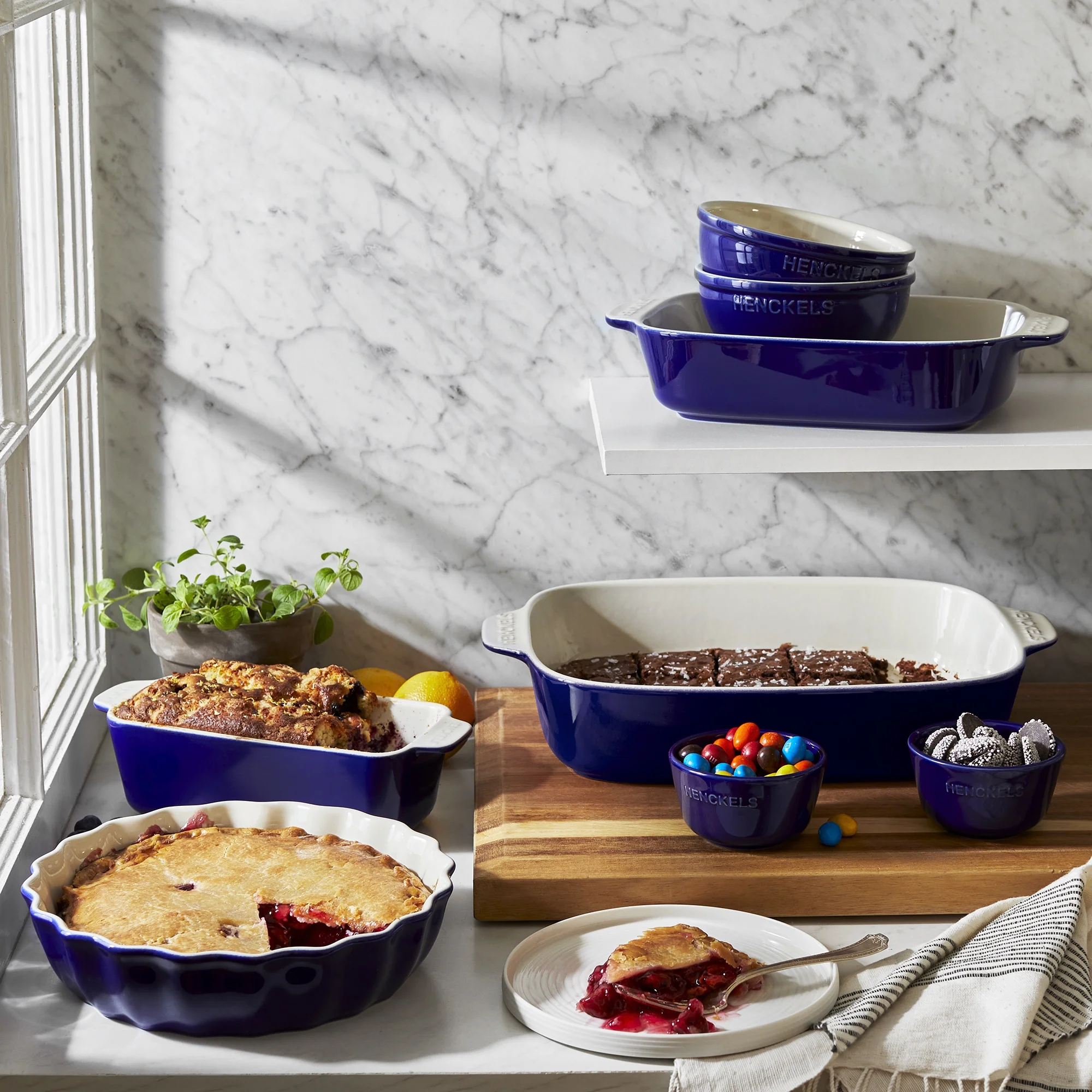 Henckels Ceramic 8-pc Mixed Bakeware & Serving Set - White
