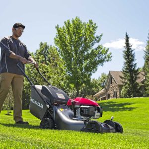 21 In. Steel Deck Self Propelled 3-in-1 Lawn Mower with GCV170 Engine Auto Choke and Smart Drive HRN216VKA from Honda
