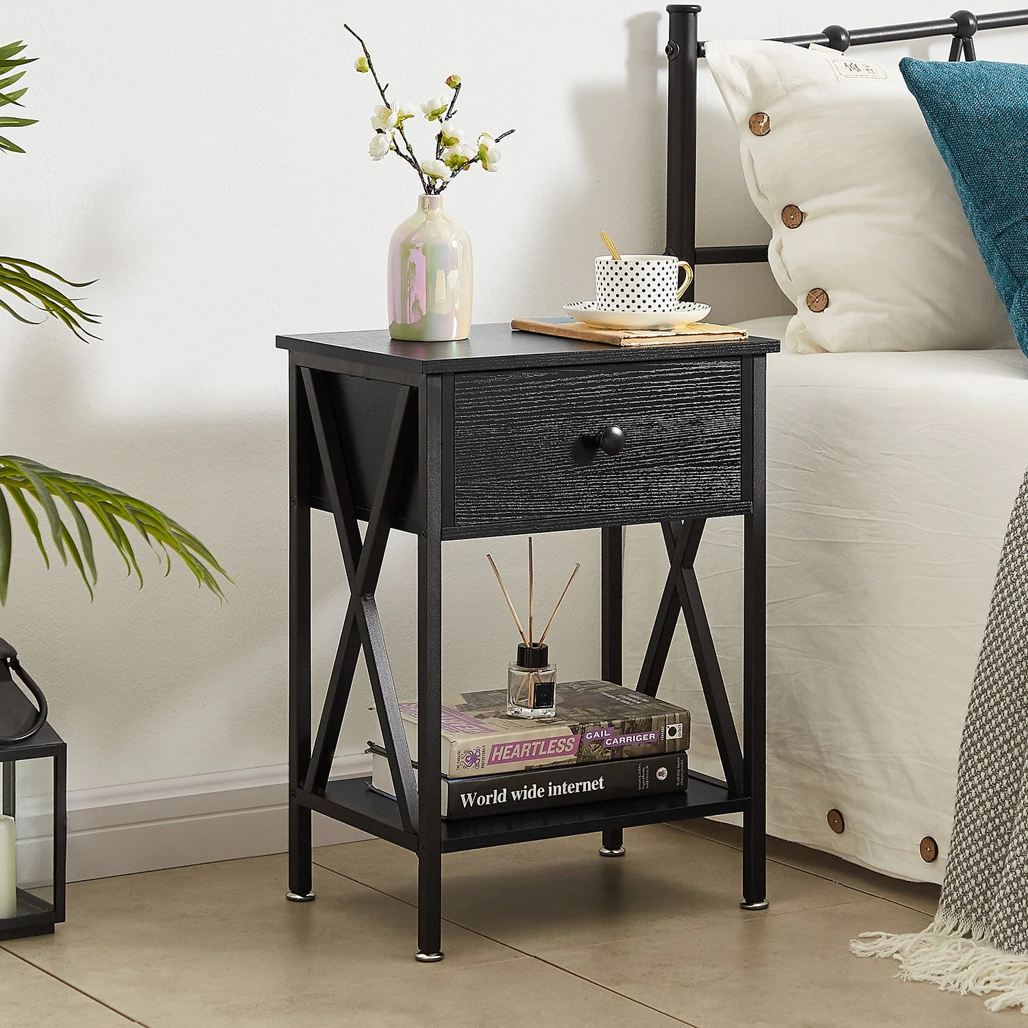 VECELO 3 - Piece Bedroom Set with Twin Size Bed Frame and 1 - Drawer Black Nightstands