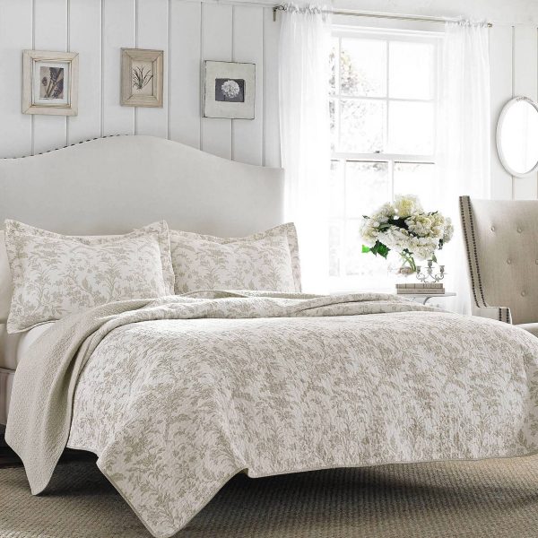 Laura Ashley Amberley Pastel Grey Full/Queen Quilt Set