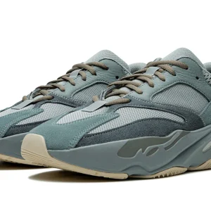 YEEZY BOOST 700 "Teal Blue"