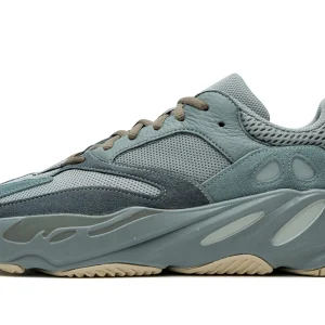 YEEZY BOOST 700 "Teal Blue"