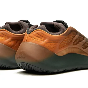 YEEZY 700 V3 "Copper Fade"