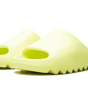 YEEZY SLIDE "Glow"