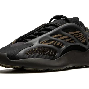 YEEZY 700 V3 "Clay Brown"