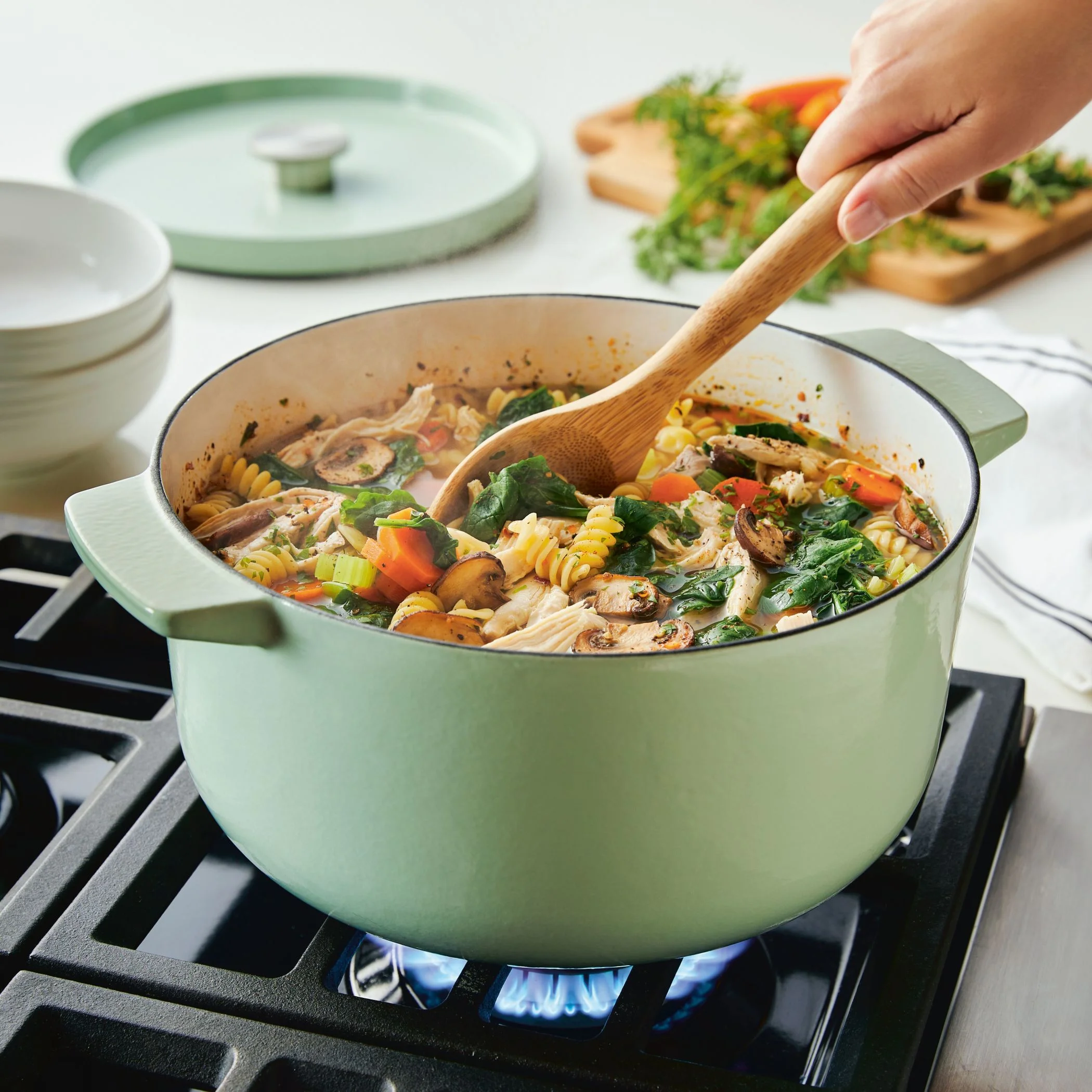 KitchenAid Seasoned Cast 6 Quart Iron Induction Dutch Oven Casserole, Metal Utensil, Broiler and Oven Safe to 500-F, Cast Iron Black